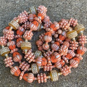 Vintage 1950s tangerine, two strand flower themed choker necklace